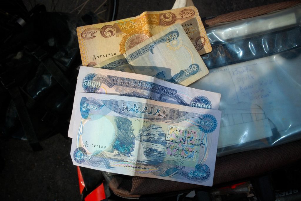 Irackie pieniądze dinary
